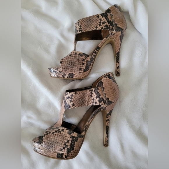 Nine West Platform Snake Stilettos 8 - Picture 3 of 8